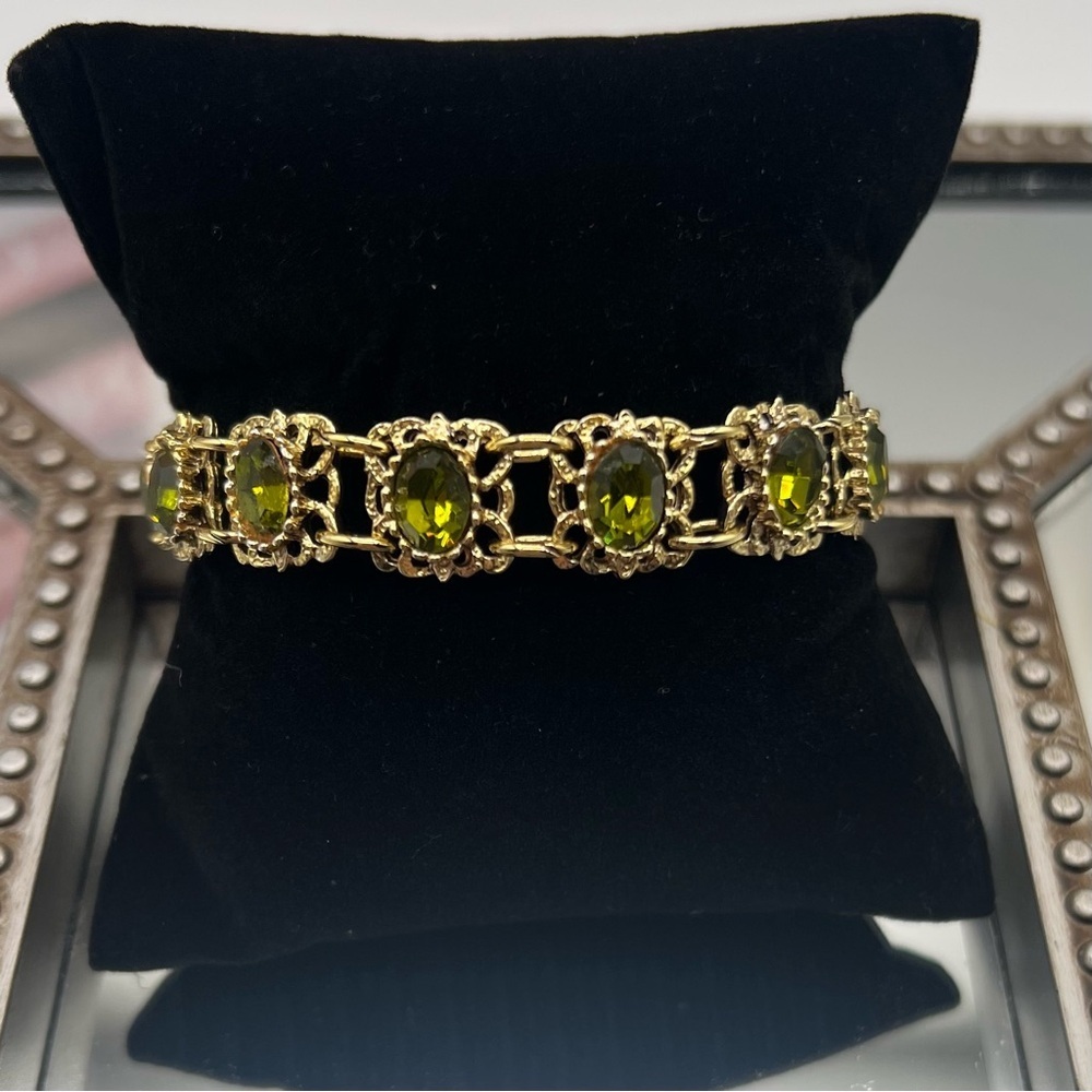 Vintage Gold-filled Hawaiian Jade Bracelet - 1960’s - Picture 2 of 8